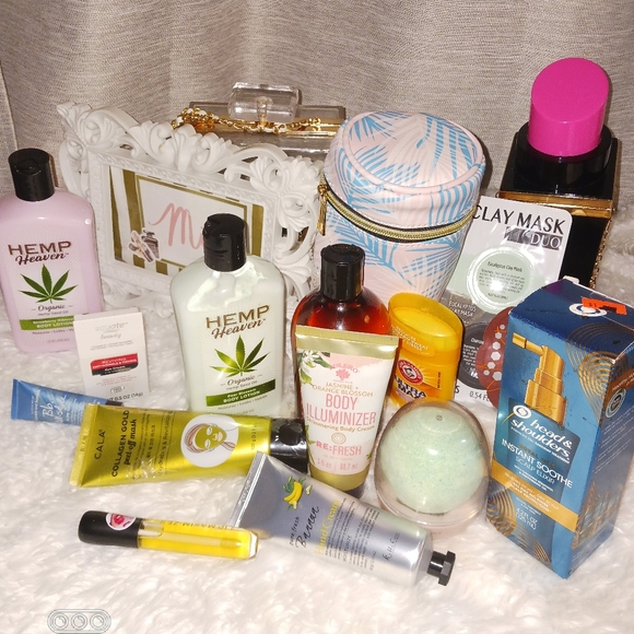 NEW 15 ITEM SELF CARE SET - Picture 2 of 5
